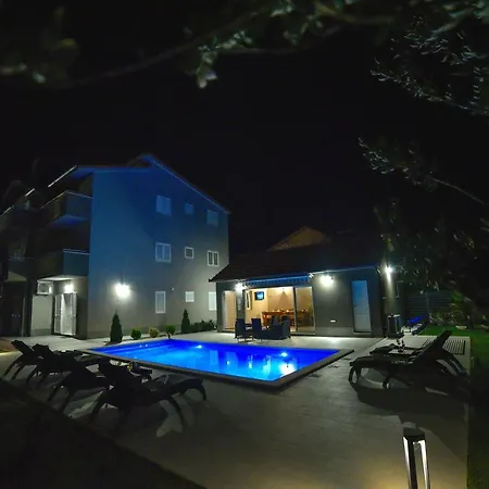 Magnolia By * Спліт