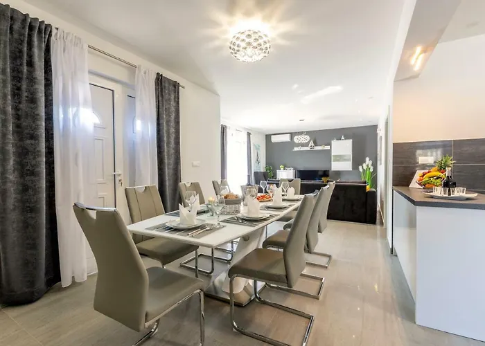 Апартаменти Magnolia By *