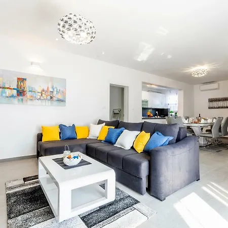 Apartment Magnolia By *